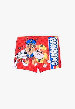 Rode zwemboxers met cartoonhonden op een geruit achtergrond. Inclusief het woord "PAWSOME" in blauwe en gele letters.