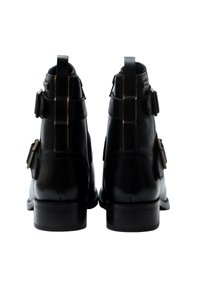 Les Tropeziennes par M Belarbi Botines camperos - black