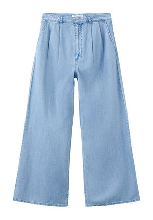 Pantaloni di denim azzurri chiari a gamba larga con pieghe frontali, tasche laterali e una vita con passanti per cintura.