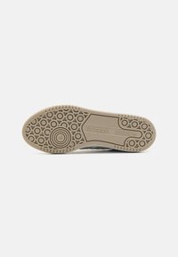 adidas Originals CENTENNIAL UNISEX - Tenisky - putty grey/core white