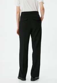 Koton BUTTON DETAIL  - Stoffhose - black