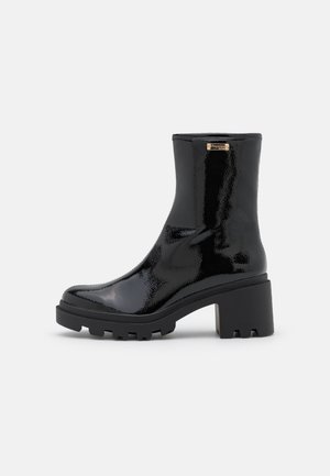 Les Tropeziennes par M Belarbi DELIZIA - Bottines - noir vernis
