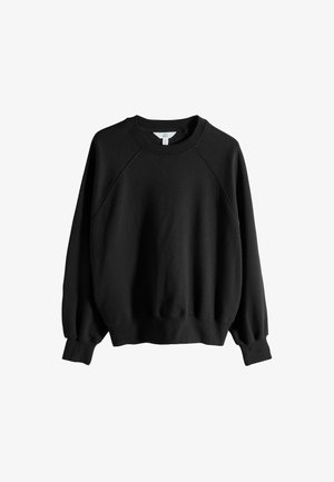 Schwarzer Langarm-Pullover mit Rundhalsausschnitt und gerippten Bündchen und Saum, flach auf einem weißen Hintergrund präsentiert.