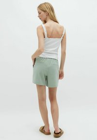 mbyM PHILLIPA SHORT-M - Šorti - jade