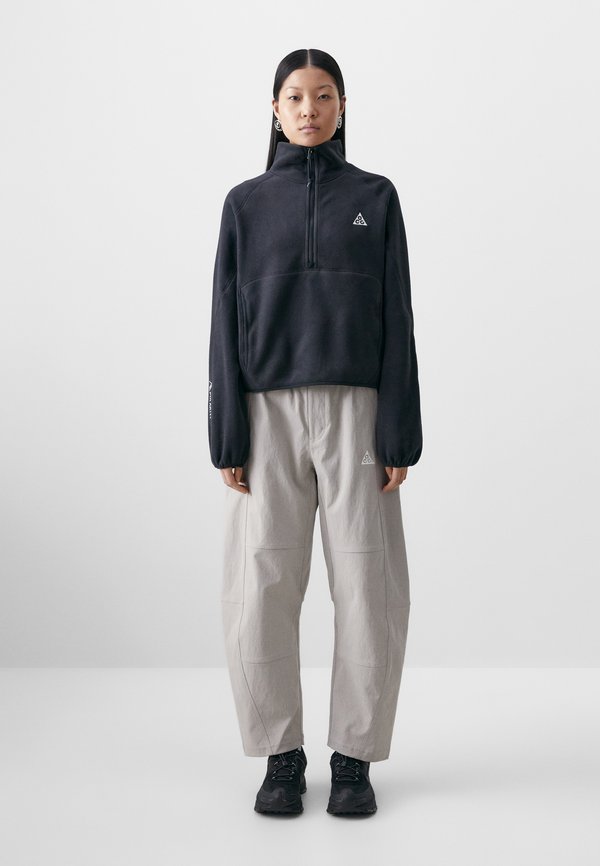 WOLF TREE  - Fleece jumper