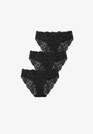 Conjunto de bragas de encaje negro con patrón floral y bordes festoneados. Tres pares apilados con textura semitransparente.