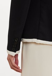 Lauren Ralph Lauren TWO TONE GEORGETTE BLAZER - Kratka jakna - black/mascarpone cream