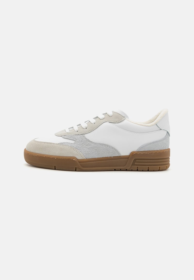 MOSCHINO - STREETBALL SHOES - Zapatillas - bianco, Ampliar