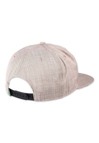 Beige Kappe aus einem strukturierten Stoff mit einem flachen Schirm. Verfügt über einen verstellbaren Kunststoffriemen und Belüftungslöcher auf der Rückseite.