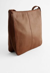 Next POCKET MESSENGER - REGULAR FIT - Rankinė per petį - tan brown