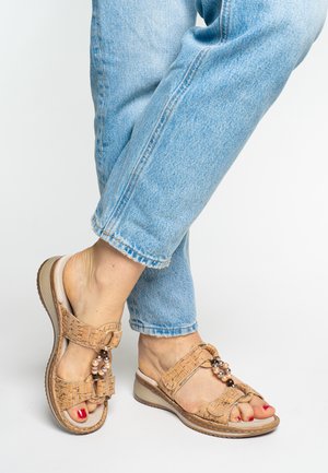 HAWAII - Pantofle - braun