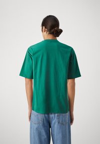Oakley SOHO TEE - Jednoduché tričko - viridian