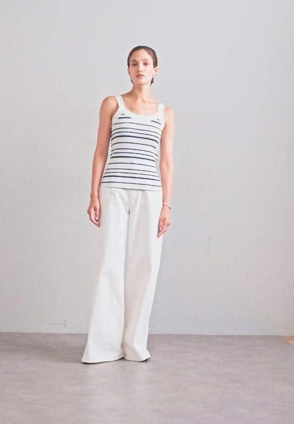 FRILLIO - Top - naval academy4