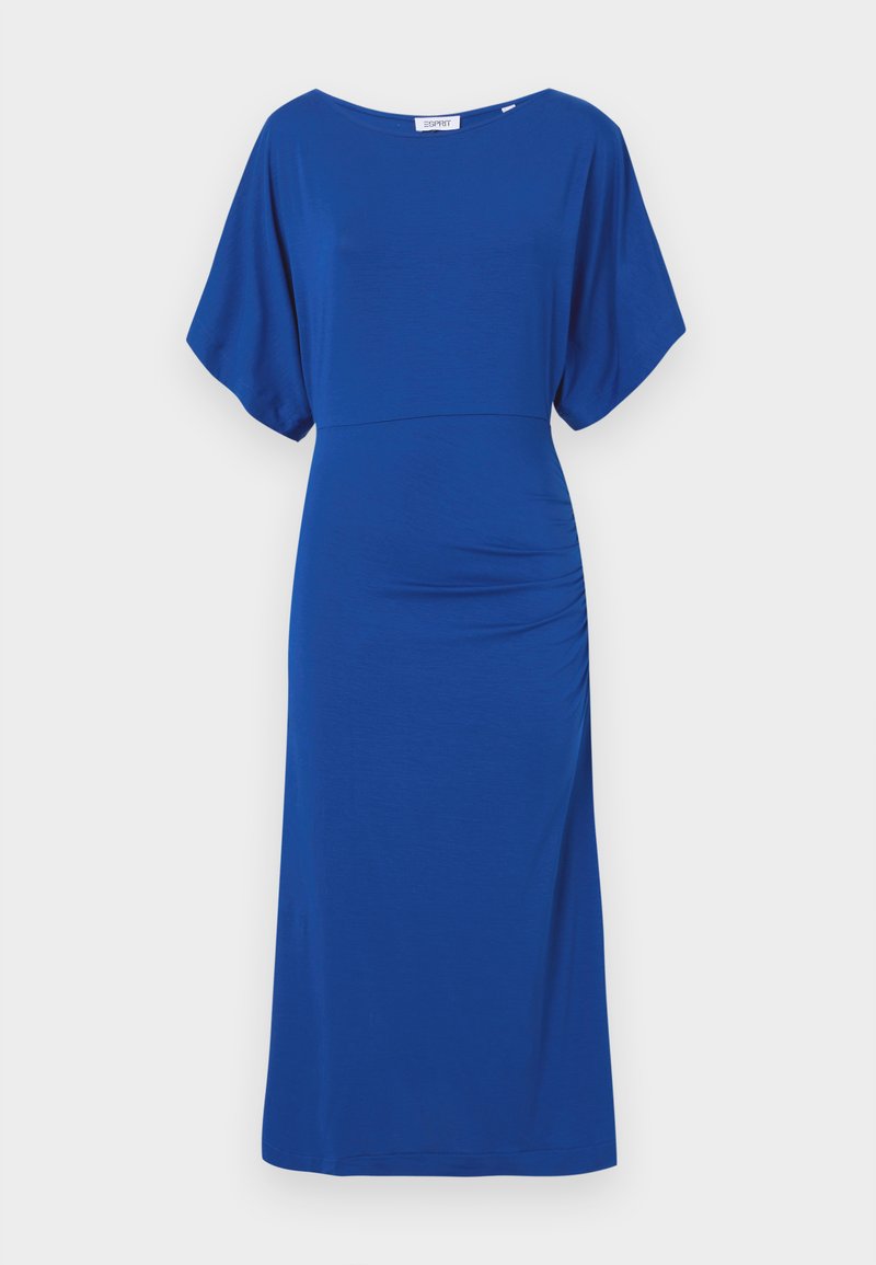 Blaues Midi-Kleid aus weichem Stoff. Mit rundem Ausschnitt, lockeren kurzen Ärmeln und gerafften Details auf einer Seite. Glatte Textur, schlichtes Design.