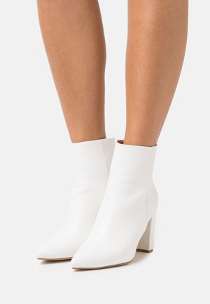 RAID NETHRA - Classic ankle boots - white