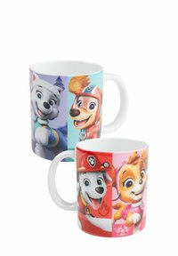 Tazza in ceramica con manico bianco; presenta stampe di personaggi colorati sui lati. Un lato mostra cani su sfondi blu e rosa, con design vivaci.
