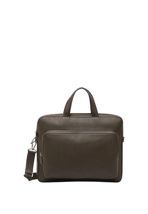 Borsa ventiquattrore in pelle marrone scuro con doppio manico superiore, tasca anteriore con cerniera e tracolla removibile.