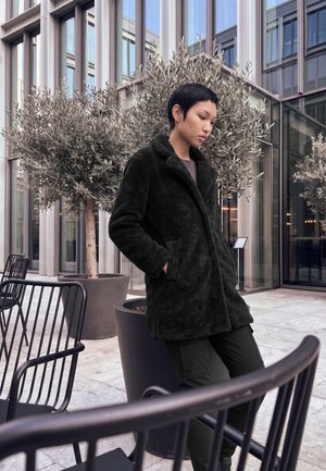 Urban Classics, Manteau d'hiver - black