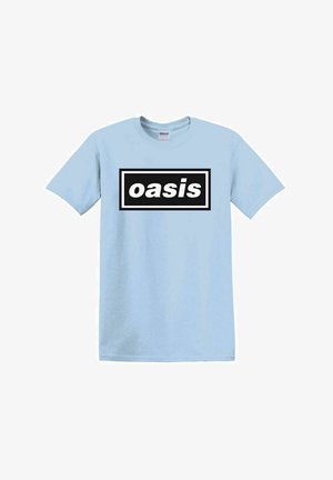 Lichtblauw katoenen t-shirt met een zwart rechthoekig logo met het woord "oasis" in het wit, centraal gepositioneerd op de voorkant.