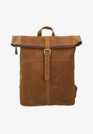 Zaino in pelle marrone con design a roll-top, dotato di zip metallica e chiusura con fibbia, cuciture visibili e una maniglia robusta.