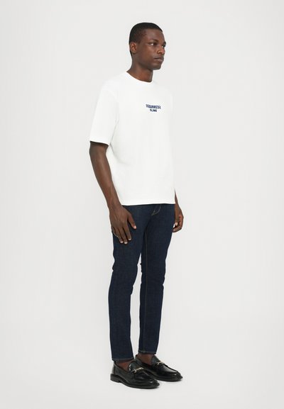 Dsquared2 LOOSE FIT TEE - Trükipildiga T-särk - white/dark navy