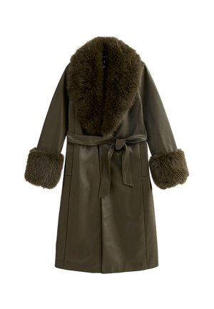 Olivgrüner Lederrock mit einem Kragen und Manschetten aus Kunstfell, der mit einem Stoffgürtel gebunden wird. Entworfen mit Seitentaschen und einer geraden Silhouette.