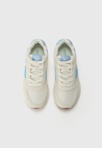Lightweight sneakers with a cream mesh upper, blue accents, and white laces. Features a textured sole and a padded collar for comfort.