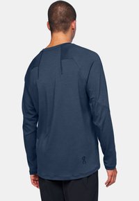On FOCUS - Langærmet T-shirt - denim