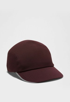 lululemon Fast and Free Run Hat WovenAir™ - Kšiltovka - goodnight plum