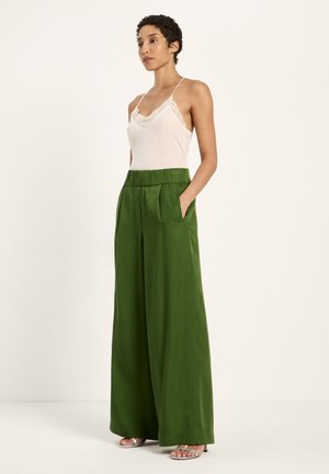 LANIUS, HOSE MIT WEITEM BEIN - Trousers - garden green