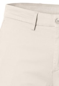 Helle beigen Baumwollhosen mit glatter Textur, gerade geschnitten und mit einem klassischen Knopfverschluss an der Taille.