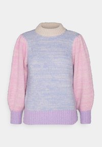 Flerfärgad tröja med krämfärgad hög krage, ljusblå kropp och rosa ärmar. Mjuk, texturerad stickning med ribbade fållar och muddar.