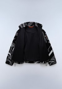 Giacca in pile con un motivo geometrico nero e grigio, dotata di zip frontale, cappuccio e fodera interna nera. Include tiranti all'orlo.