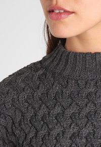 Even&Odd Sweter