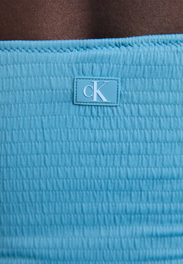 PLUNGE ONE PIECE - Swimsuit2