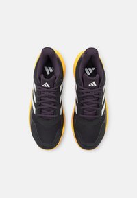 adidas Performance COURTJAM CONTROL 3 CL - Zapatillas de tenis para tierra batida - aurora black/zero metallic/spark