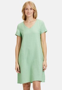 Betty Barclay SOMMER MIT V-AUSSCHNITT - Denné šaty - zephyr green