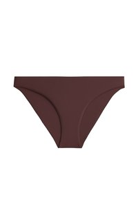 Bas de bikini marron sans coutures, taille basse, finition lisse et design simple sur fond blanc.