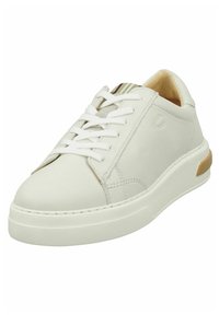 Weiße Ledersneaker mit runder Zehenpartie, flachen Schnürsenkeln und einer strukturierten Gummisohle. Verfügt über ein dezentes Logo und ein gestreiftes Innenfutter in Beige und Grün.