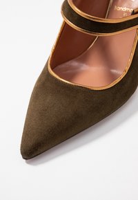 Oxitaly Classic heels - khaki