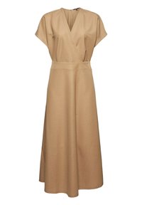 Robe midi beige à manches courtes, encolure en V, taille cintrée et jupe trapèze qui descend sous les genoux.