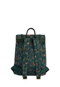 Zeleni tkaninski ruksak s printom prirode koji prikazuje životinje, biljke i gljive. Podešavajuće naramenice i ručka na vrhu za svestranost nošenja.