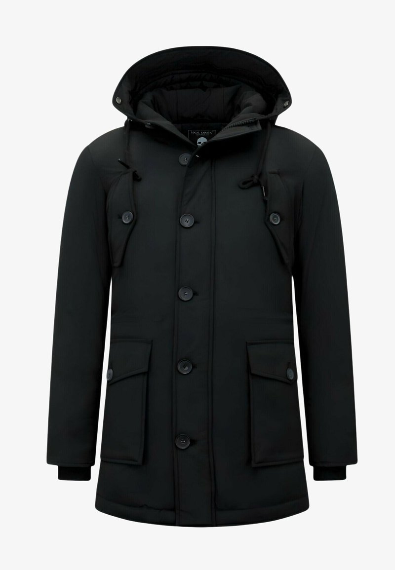 Zwarte parka-jack met een rits aan de voorkant, knoopsluitingen, twee voorzakken en een verstelbare trekkoordkap. Glad textuur, modern design.