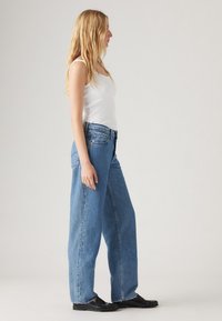 Levi's® WELLTHREAD BAGGY DAD - Traperice opuštenog kroja - garden stone