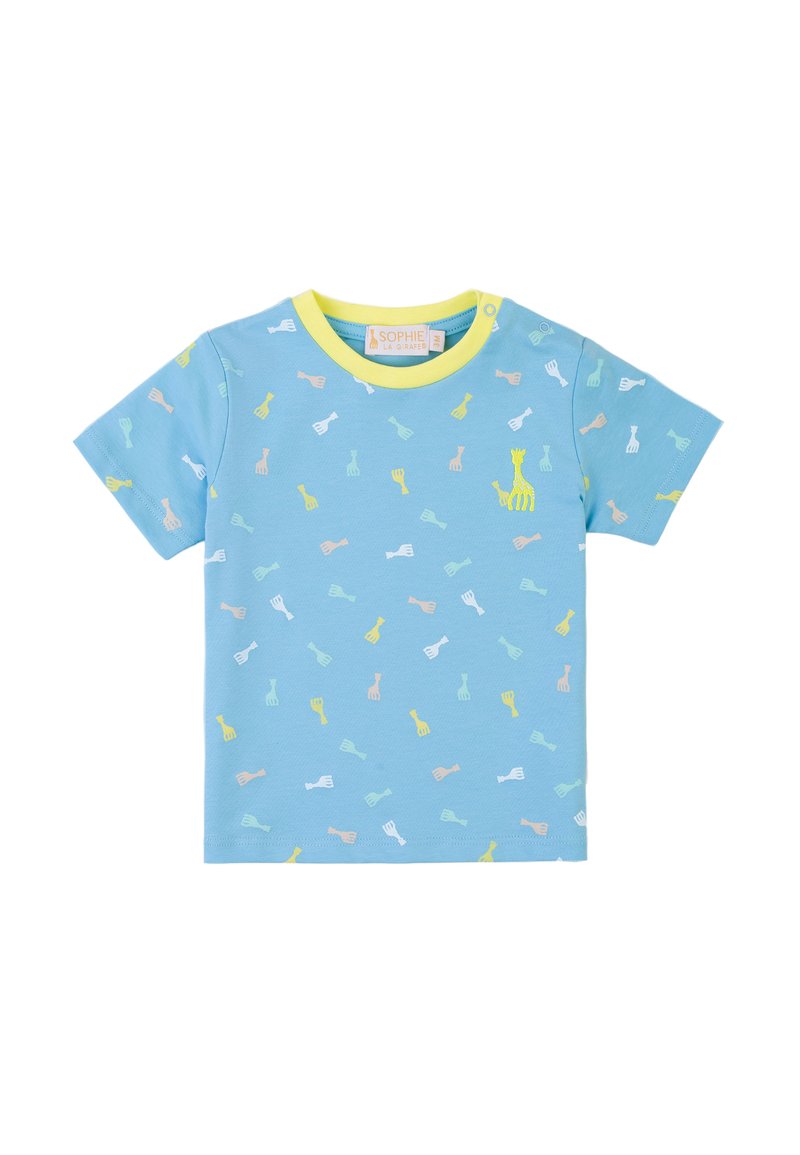 T-shirt blu a maniche corte con colletto giallo, caratterizzato da un motivo giocoso di silhouette di giraffe pastello in tutta la superficie.