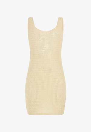 Abito in maglia beige con scollo a barca, forma aderente e un motivo a trama aperta e testurizzato. Design senza maniche e lunghezza fino a metà coscia.