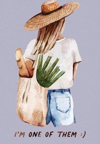 Aquarelillustratie van een persoon die een strooien hoed en een wit shirt met groene planten draagt, een broodbaguette vasthoudt en denimshorts aanheeft.