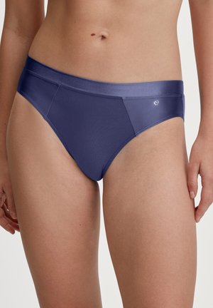 Navyblaue Hipster-Slips aus glattem Stoff, mit einem breiten Bund und subtilen Logodetails. Klassische Passform mit minimalen Nähten.