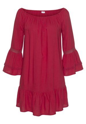 Abito rosso off-the-shoulder con maniche a campana, con dettagli in pizzo e orlo arricciato. Realizzato in tessuto leggero, garantisce comfort.