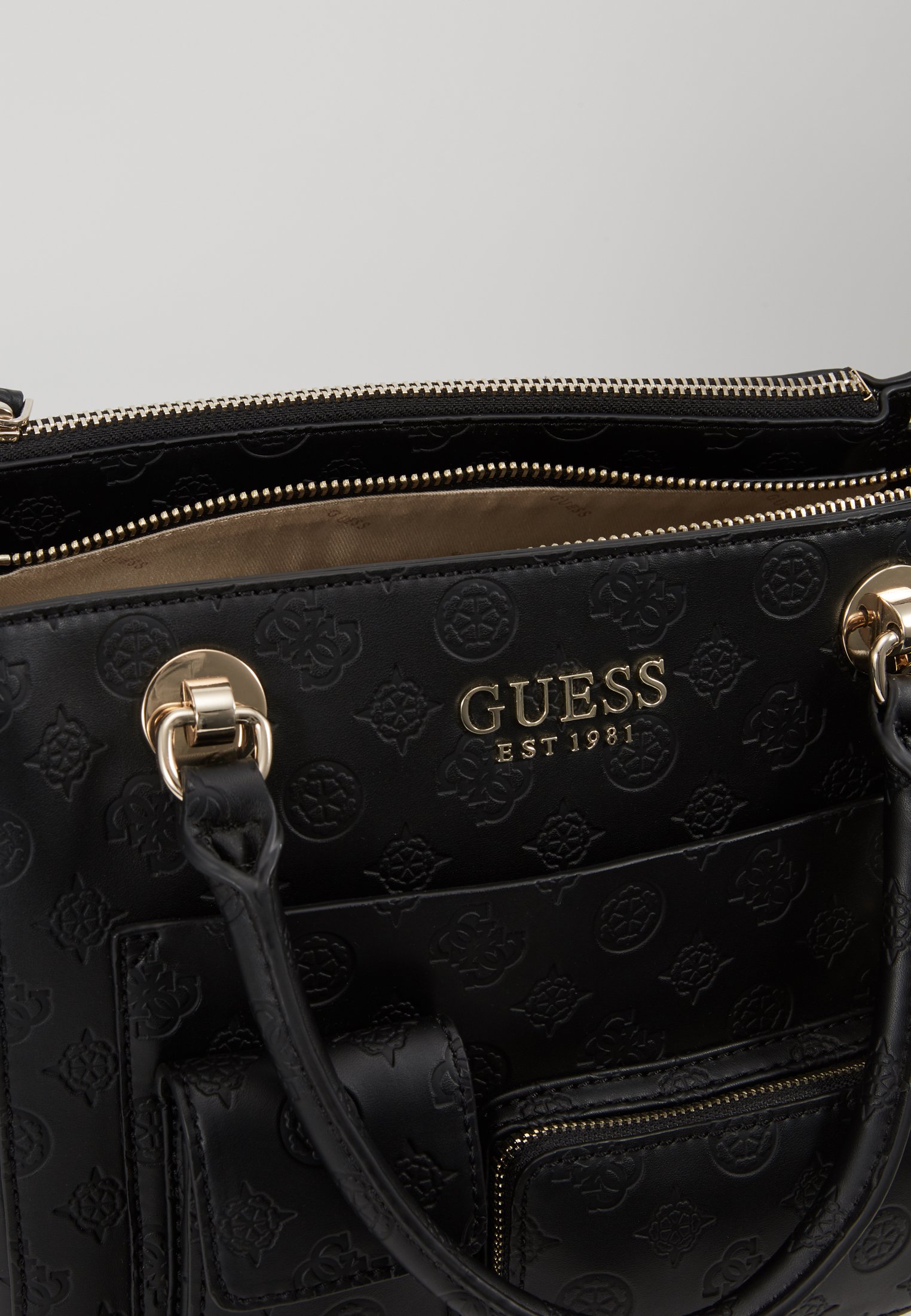 Guess ILENIA POCKET SATCHEL Håndveske black Zalando.no Guess ILENIA POCKET SATCHEL Håndveske black Zalando.no
